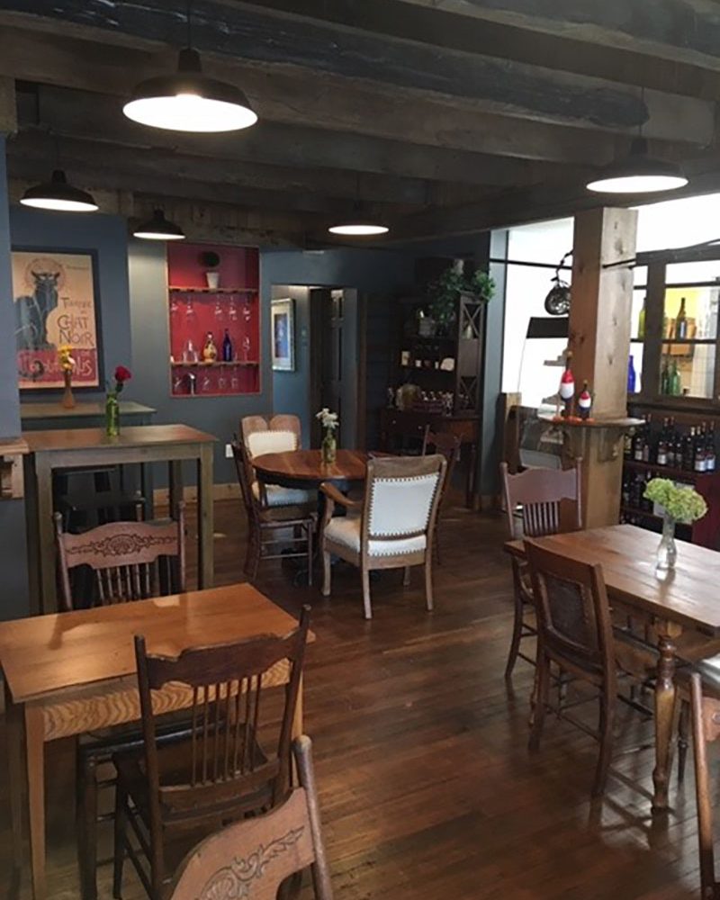 The dining room at Épicerie et Les Fleurs, a French bistro-style restaurant in Somerset, Perry County, Ohio.