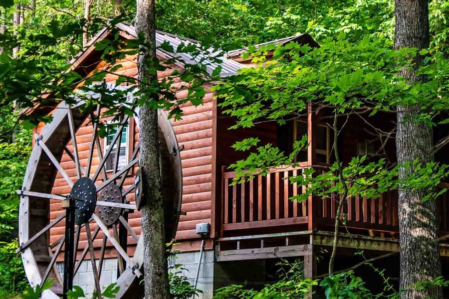 Exterior of one of Colonel's Quarters Cabins in Perry County, Ohio.