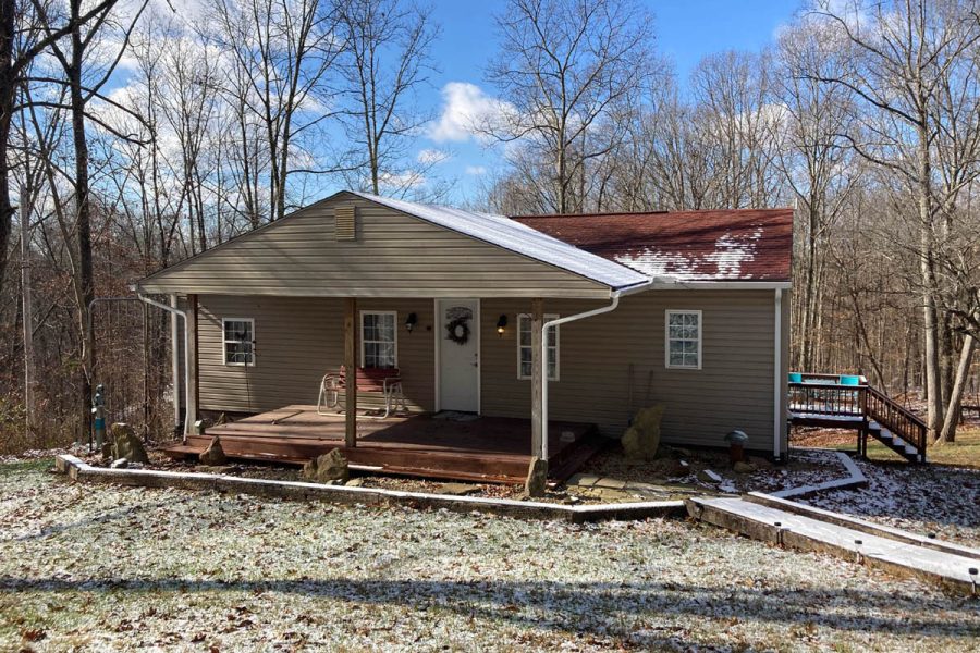 Exterior view of Woodacre Place cabin in Perry County, Ohio.